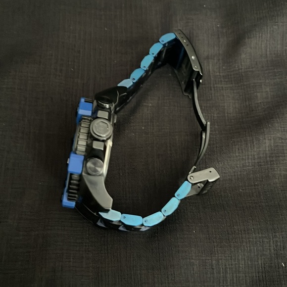 Limited edition Jason Tayler Reserve. Light wear on the band # 266 of 999 - Picture 2 of 5